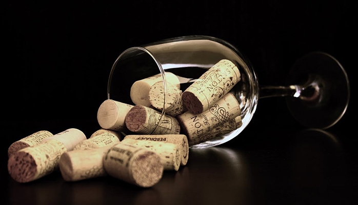 Les États-Unis suspendent les droits de douane supplémentaires sur des produits français dont le vin